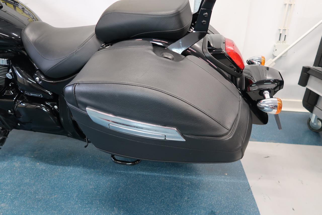 Suzuki Intruder C1500BT zeer lage km stand