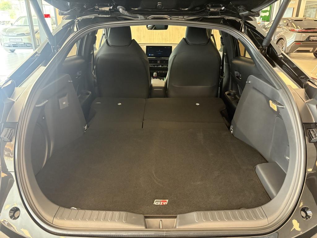 Toyota C-hr plug-in hybrid 220 black edition gr sport