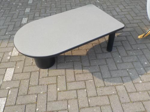 Salontafel in zeer goede staat  koopje 15 euro