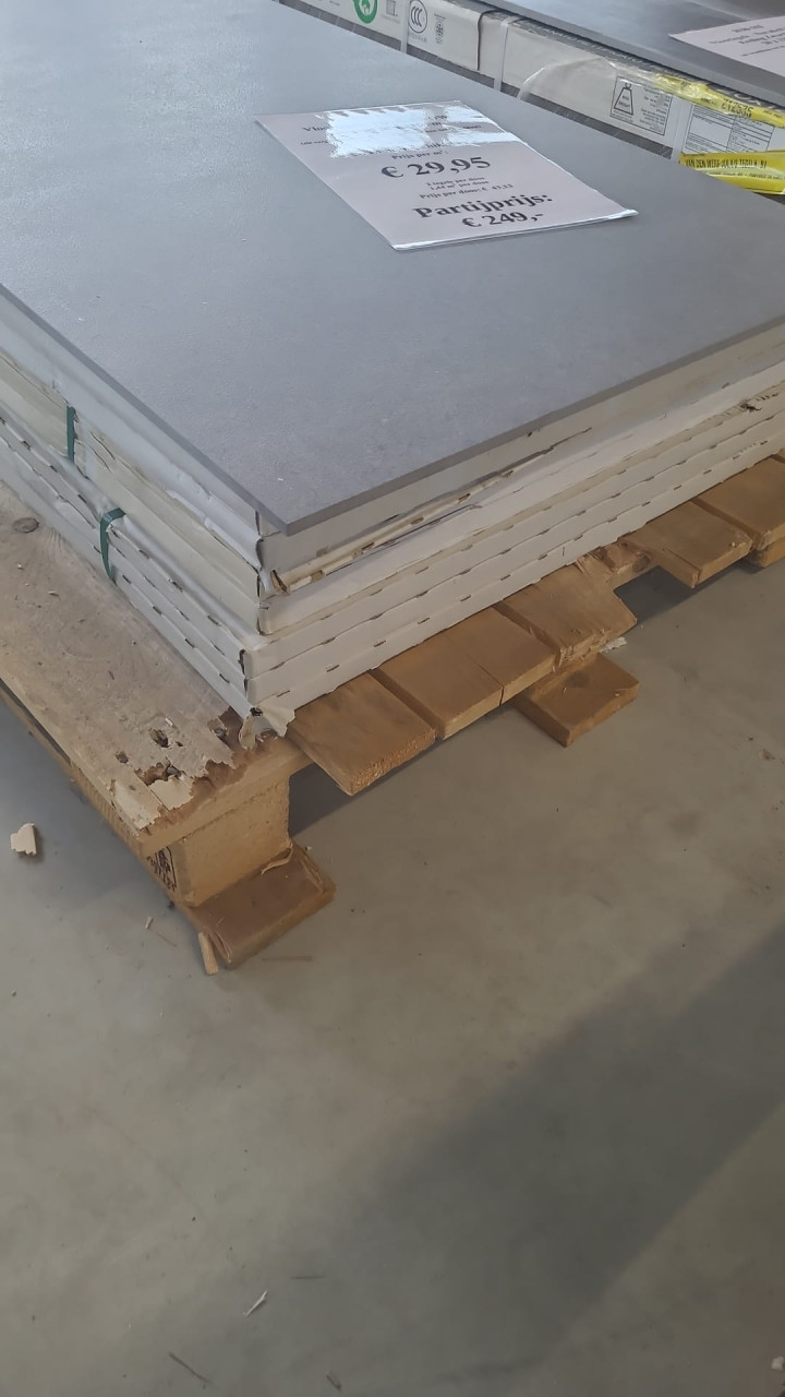 3030-145 12 m² antraciet tegels, 60x120 cm, van € 74,65/m²  voor
