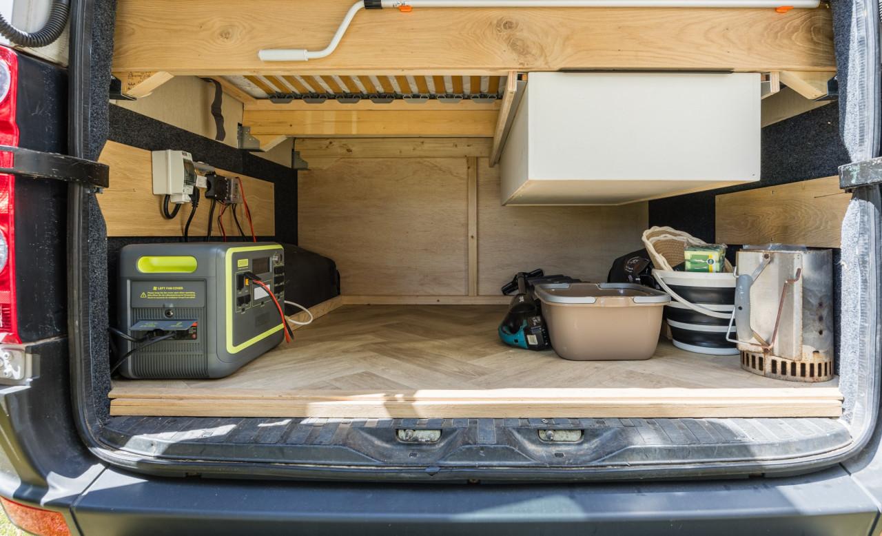 Unieke VW Crafter L2H2, Breedte bed, off-grid voorziening