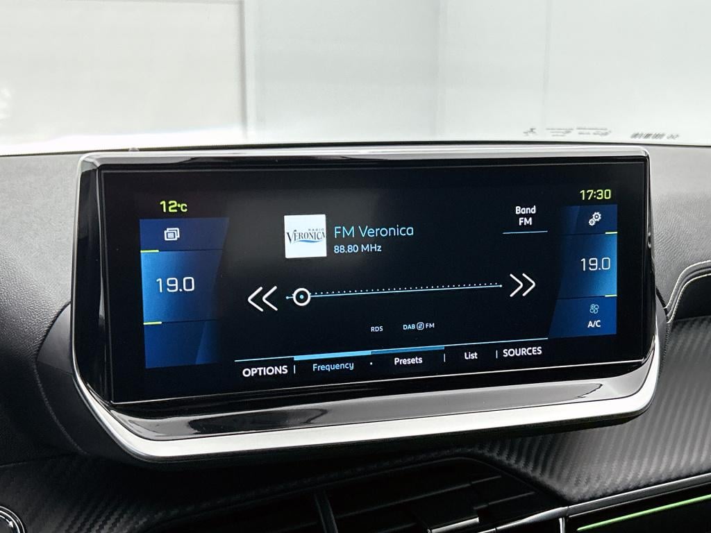 Peugeot 208 ev gt pack 50 kwh | stoelverwarming | icockpit | adaptive cruis