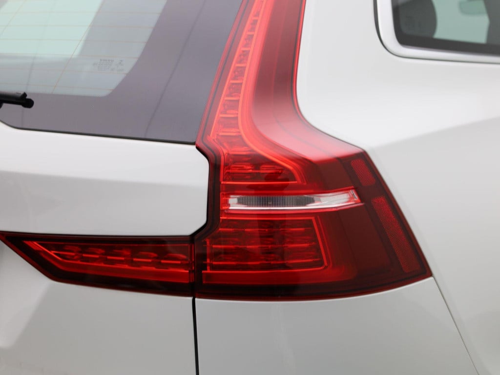 Volvo V60 2.0 b4 inscription | automaat | lmv | virtual cockpit | parkeer s