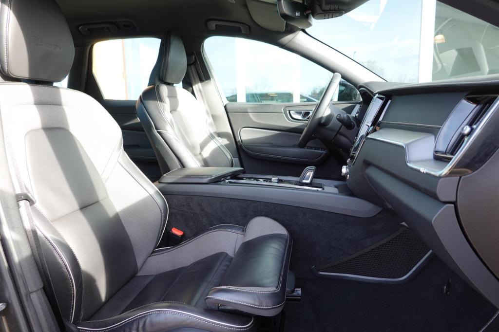 Volvo XC60 2.0 b5 r-design