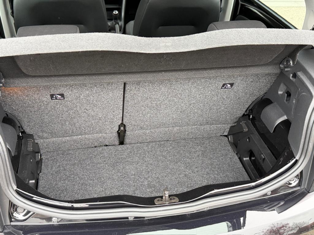 Volkswagen UP! 1.0 5-deurs | camera | cruise | airco | bluetooth | pdc | ri