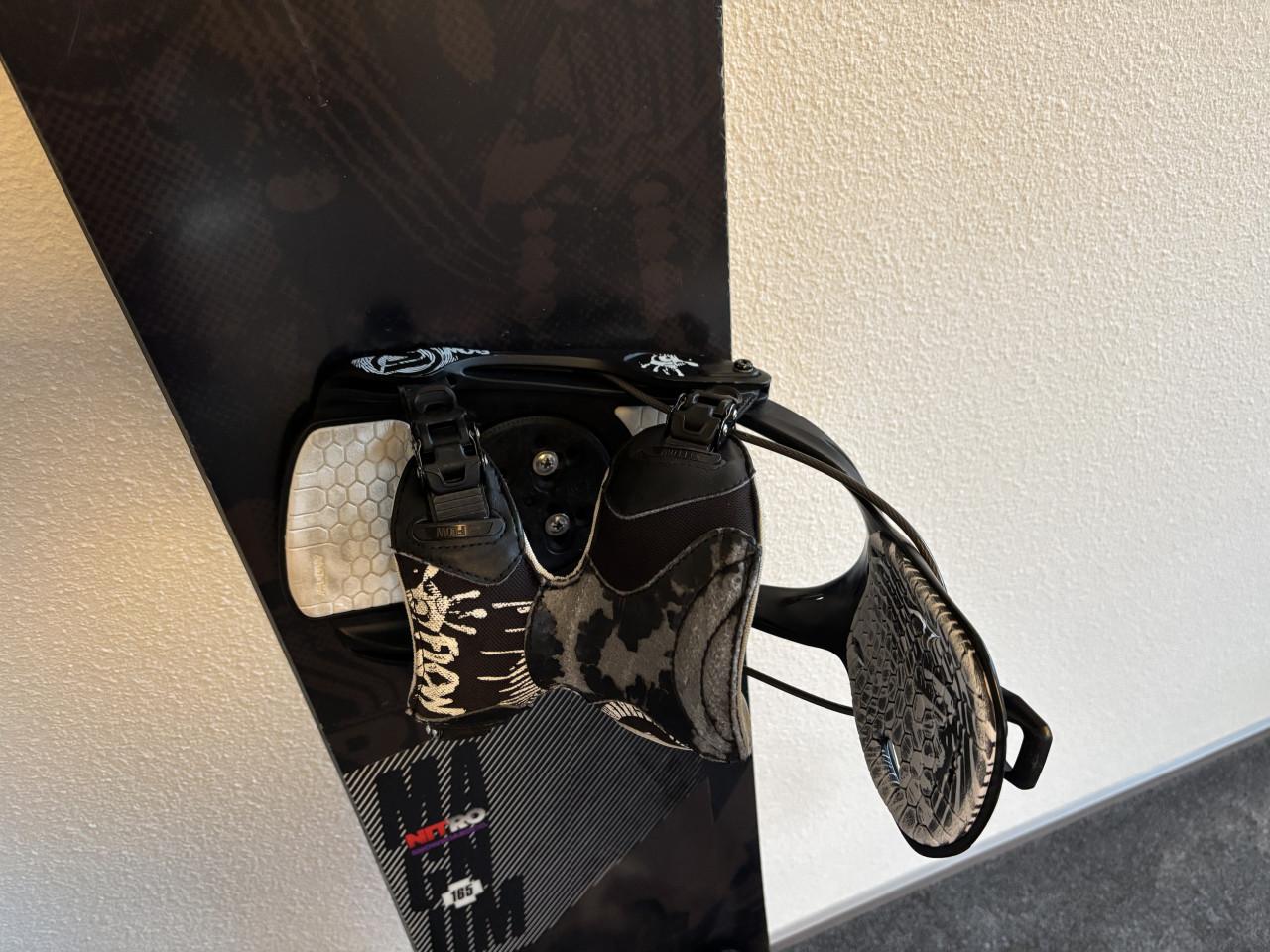 Snowboard Nitro Magnum 165 + FLOW bindingen