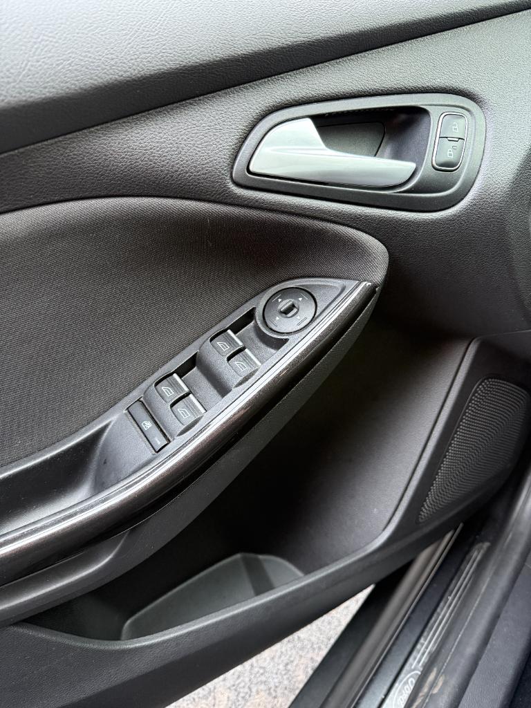 Ford Focus 1.0 - titanium edition