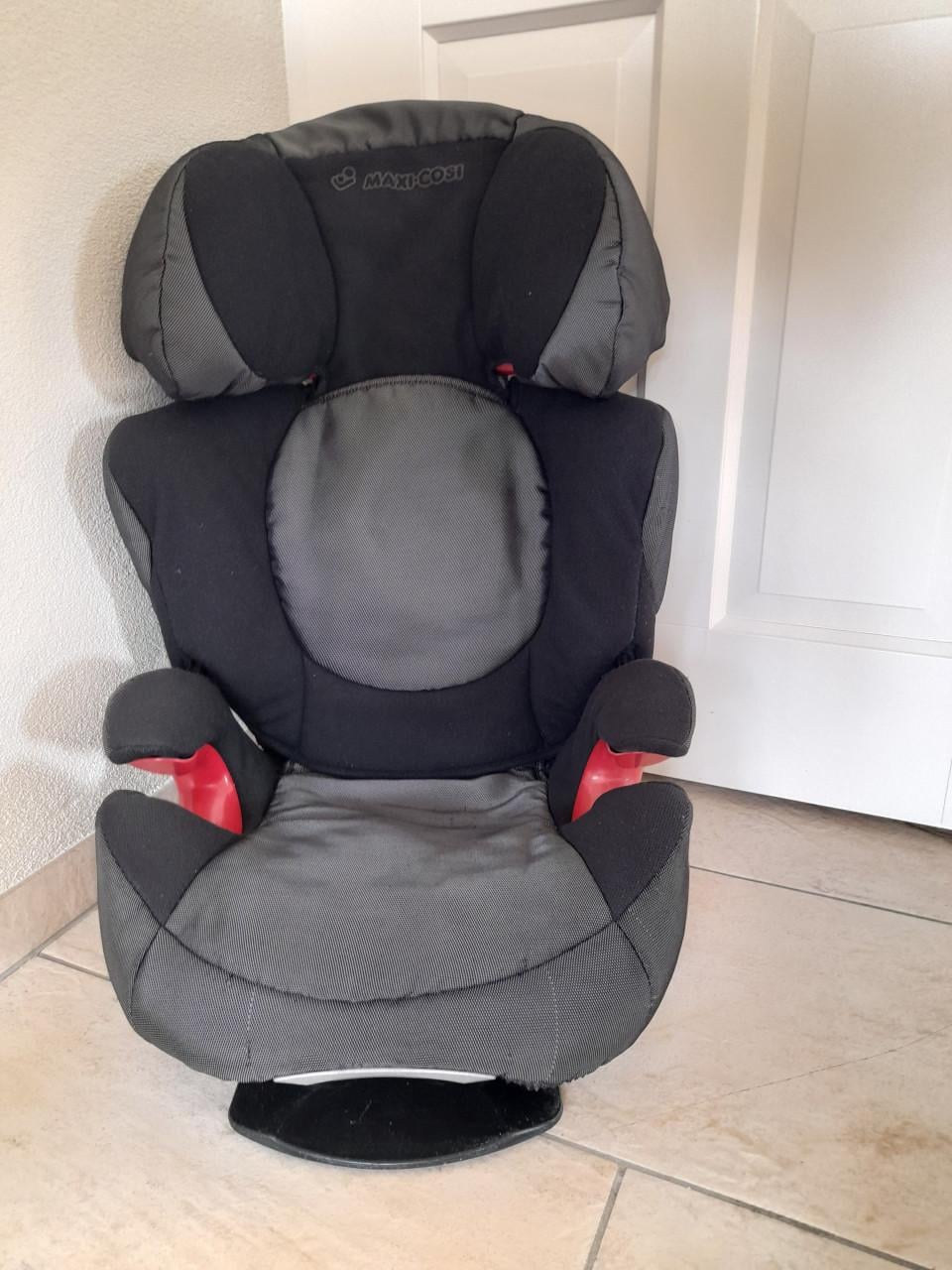 Maxi cosi autostoel 15/36 kg ( in goede nette staat )