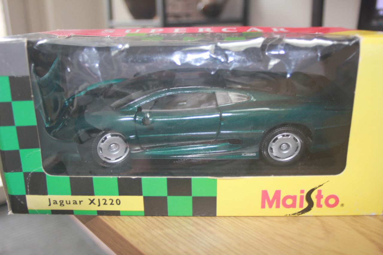 Ferrari f50 of Jaguar XJ220 of Ferrari 348TS,,maat 1:24