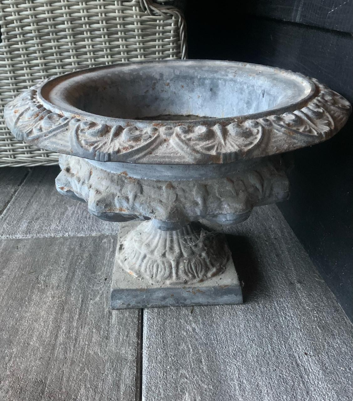 Barok bloempot gietijzer