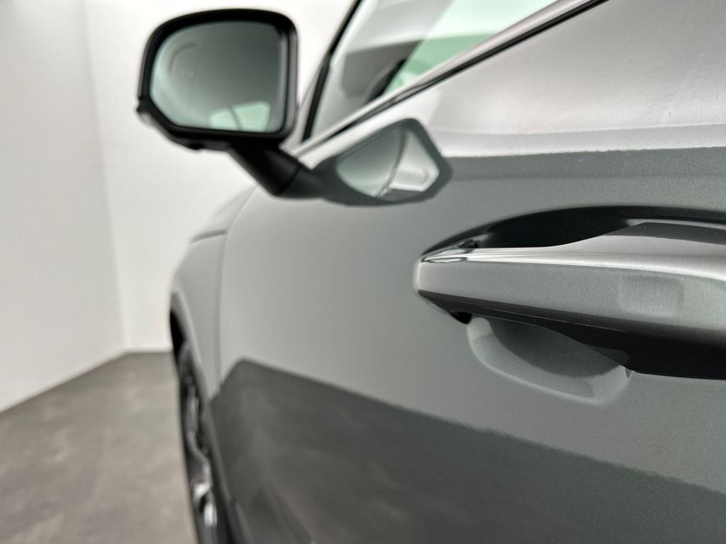 Volvo XC40 b4 204pk plus dark| 360camera| elek.stoelen| h&k sound|