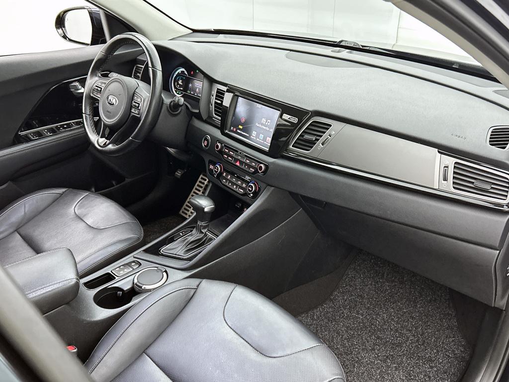 Kia Niro 1.6 gdi hybrid executiveline | trekhaak | jbl | schuifdak | stoelv