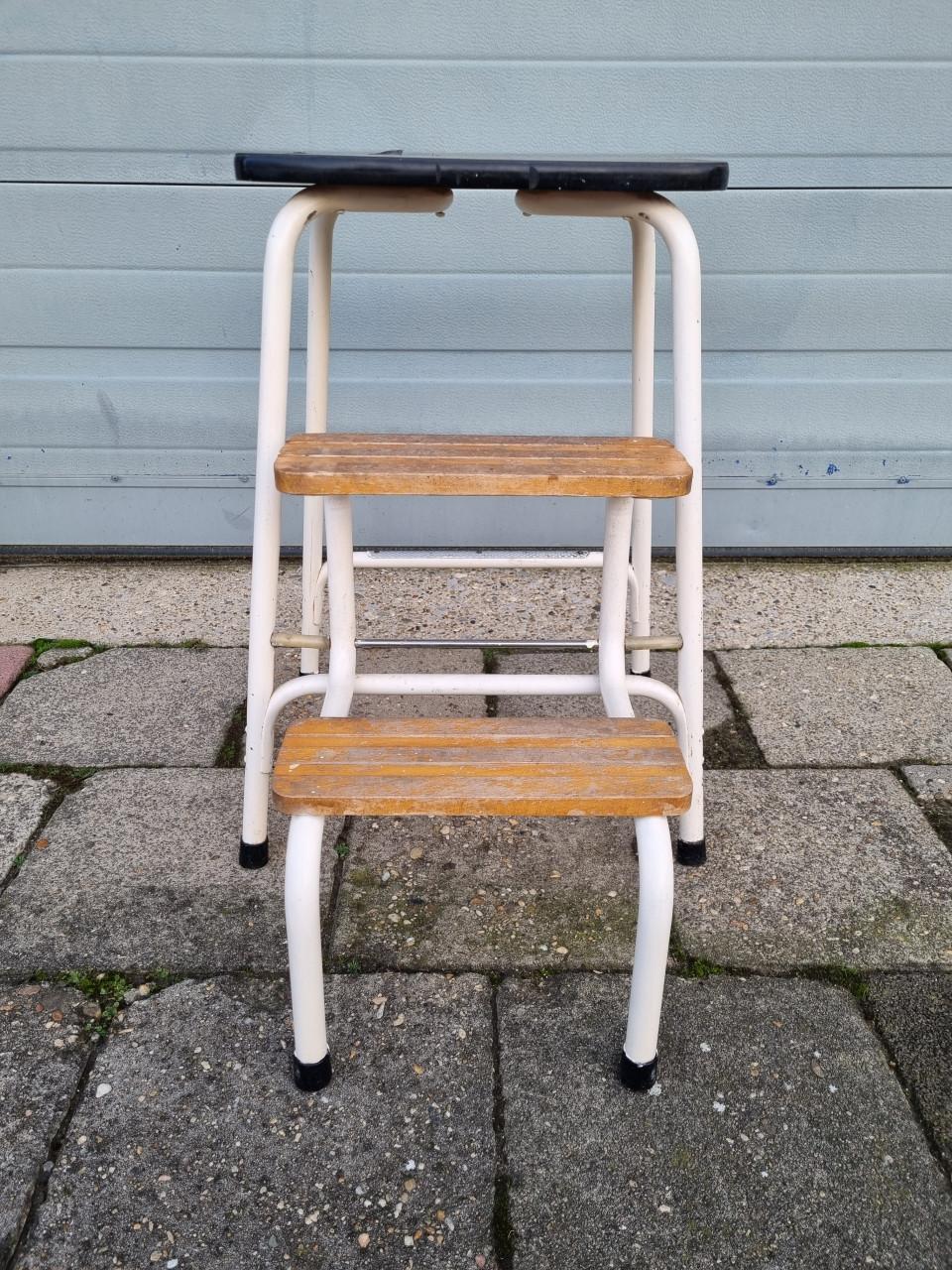 Vintage keukentrapje