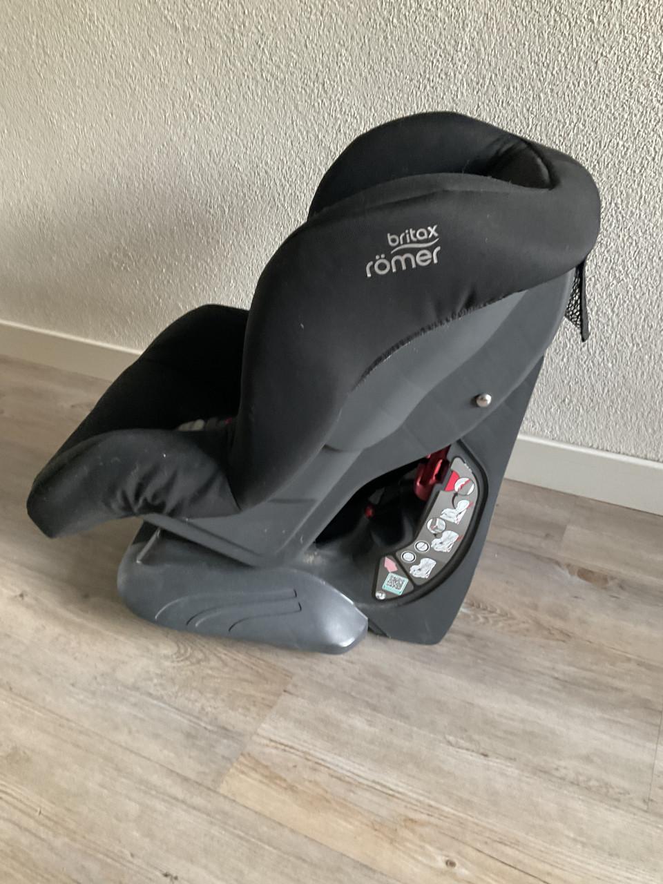 Autostoeltje 9-18 kg.