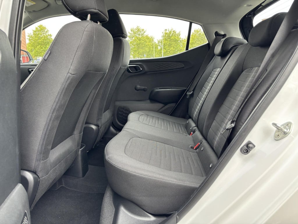 Hyundai I 10 1.0 comfort | apple carplay/android auto | two-tone lakkleur |