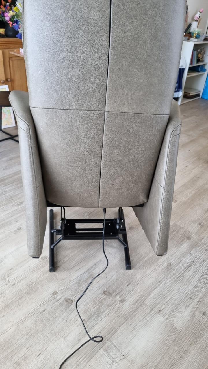 Relaxfauteuil / sta op stoel