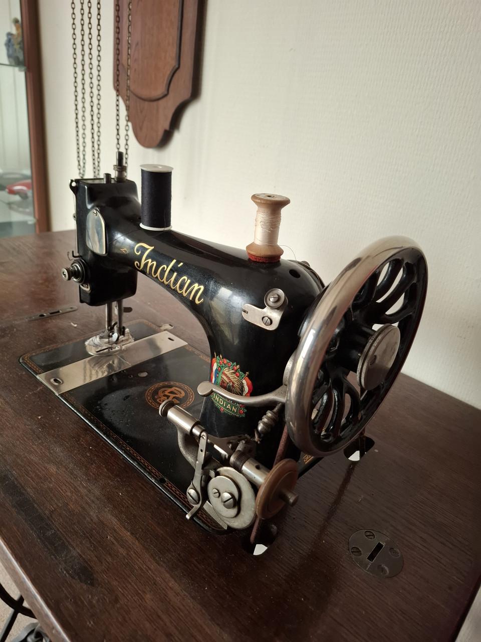 Vintage trapnaaimachine merk Indian