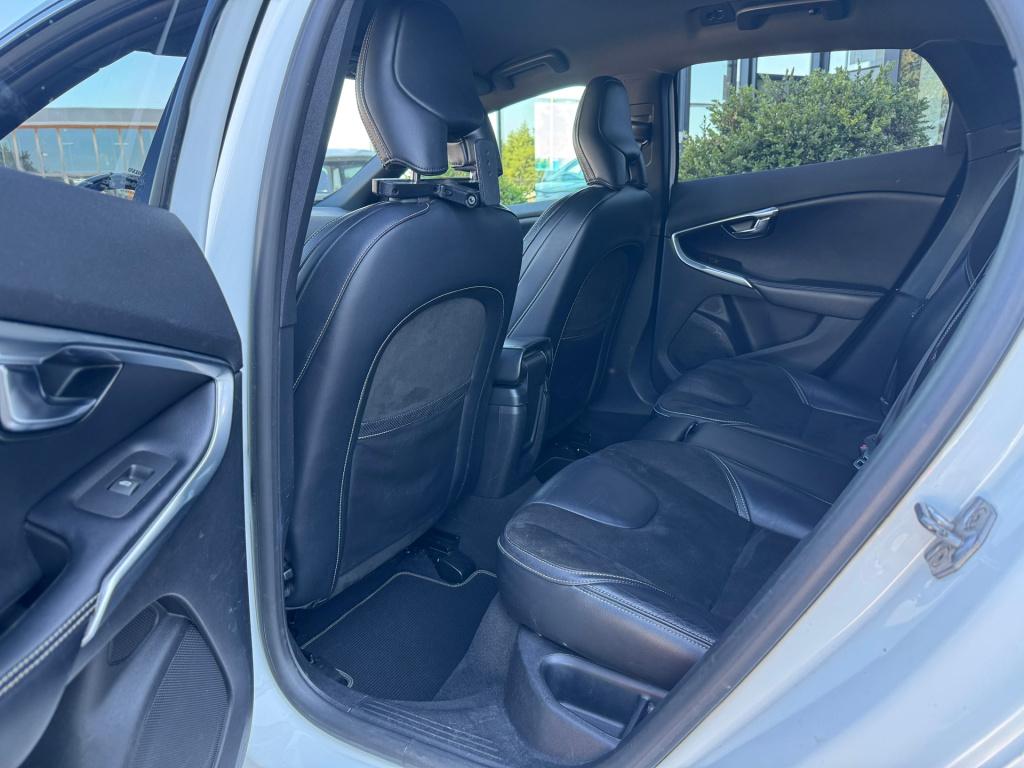 Volvo V40 2.0 d2 r-design business * nap * 100% onderhouden * 2e eigenaar