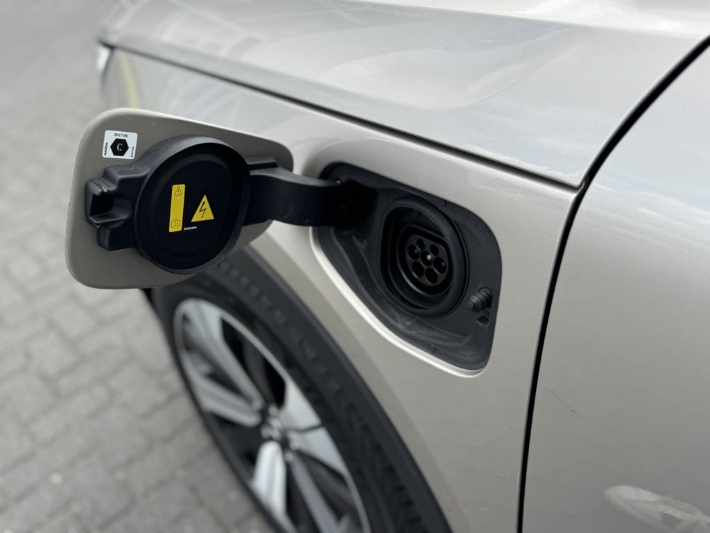 Volvo XC40 t5 262pk recharge ultimate bright| panodak| adap.cruise| leder|