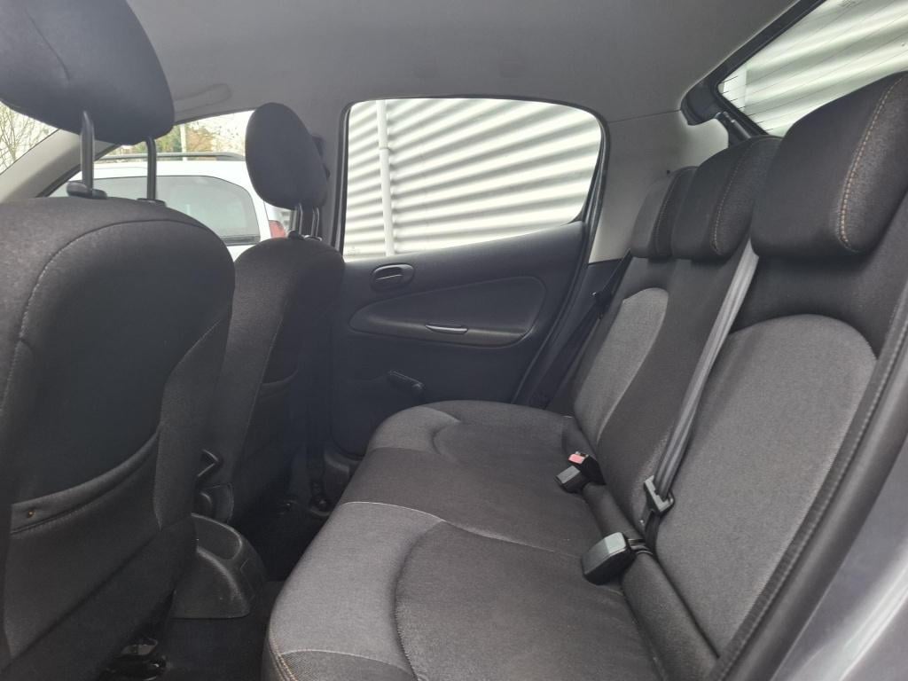 Peugeot 206 1.4i generation 5-drs airco/cruise nieuwe apk!