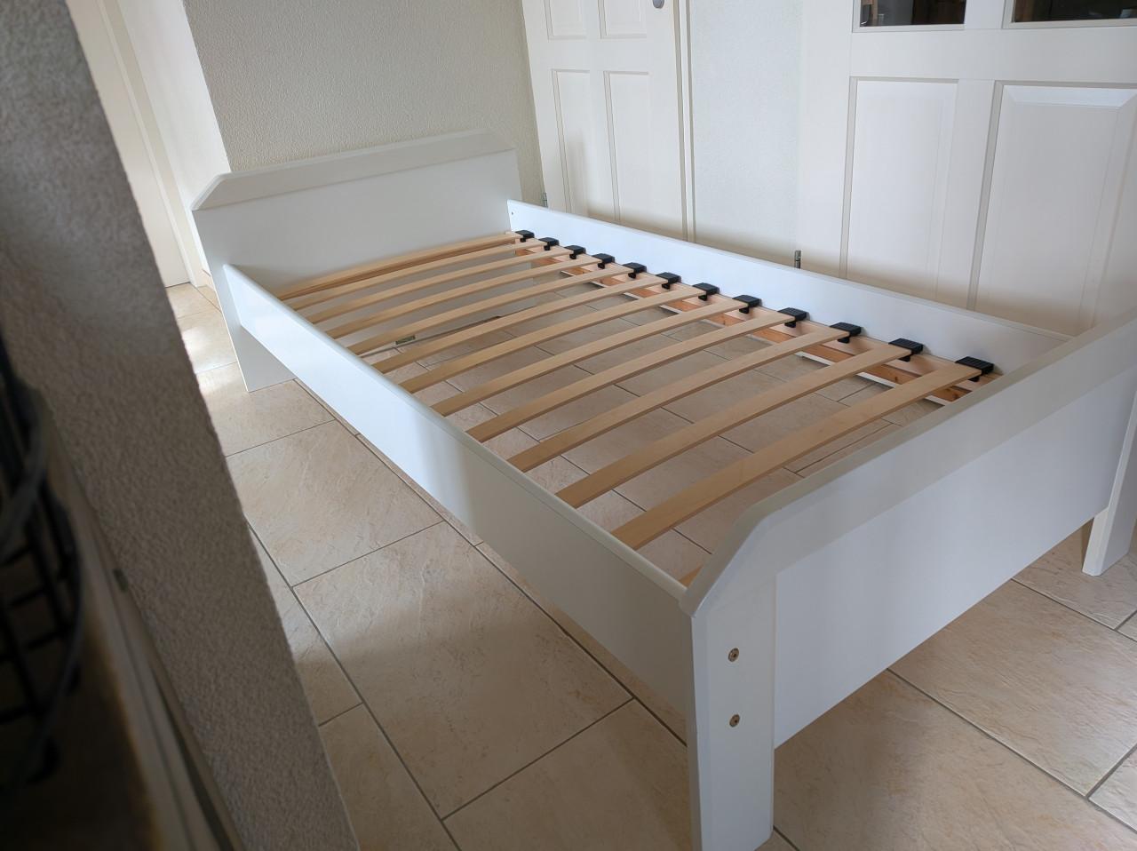 1 Persoons bed (in goede  staat ) 90 x 200