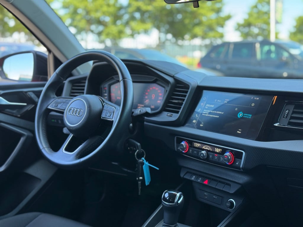 Audi A1 Sportback 30 tfsi * led * stoelverwarming * pdc * virtual cockpit