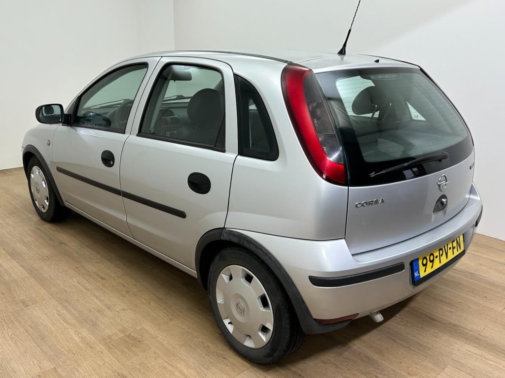 Opel Corsa occasion 1.2-16v rhythm | grijs | tweedehands opel corsa | cruis