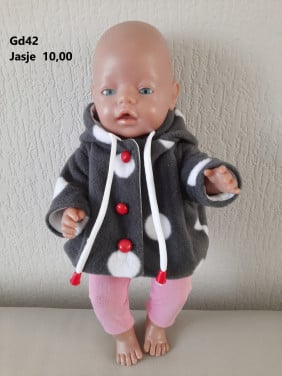 Leuke poppenkleertjes baby born. Jasje. Opbrengst KiKa.