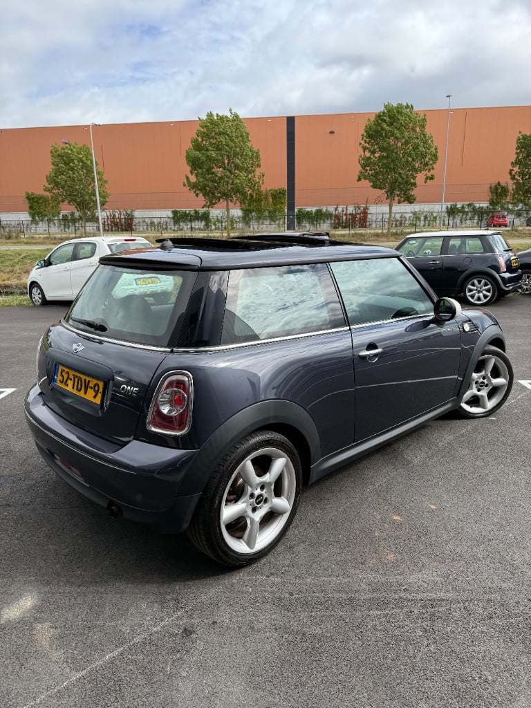 Mini One 1.6 malist - pano - nieuwe koppeling