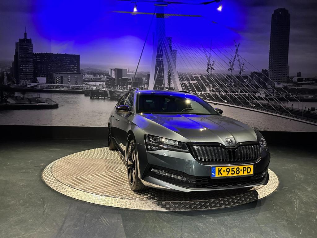 Skoda Superb combi 1.4 tsi iv sportline business *keyless*virtual*camera*sf