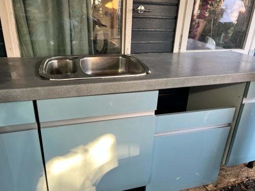 Siematic lichtblauw keukenblok met dubbele gootsteen