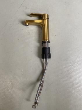 Gouden kraan wastafelmeubel nieuwstaat