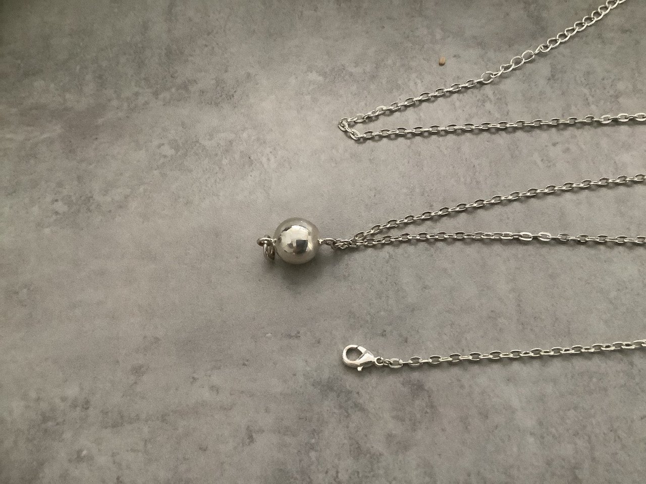 Zwangerschapssieraad - lange Ketting met Bola van Proud Mama
