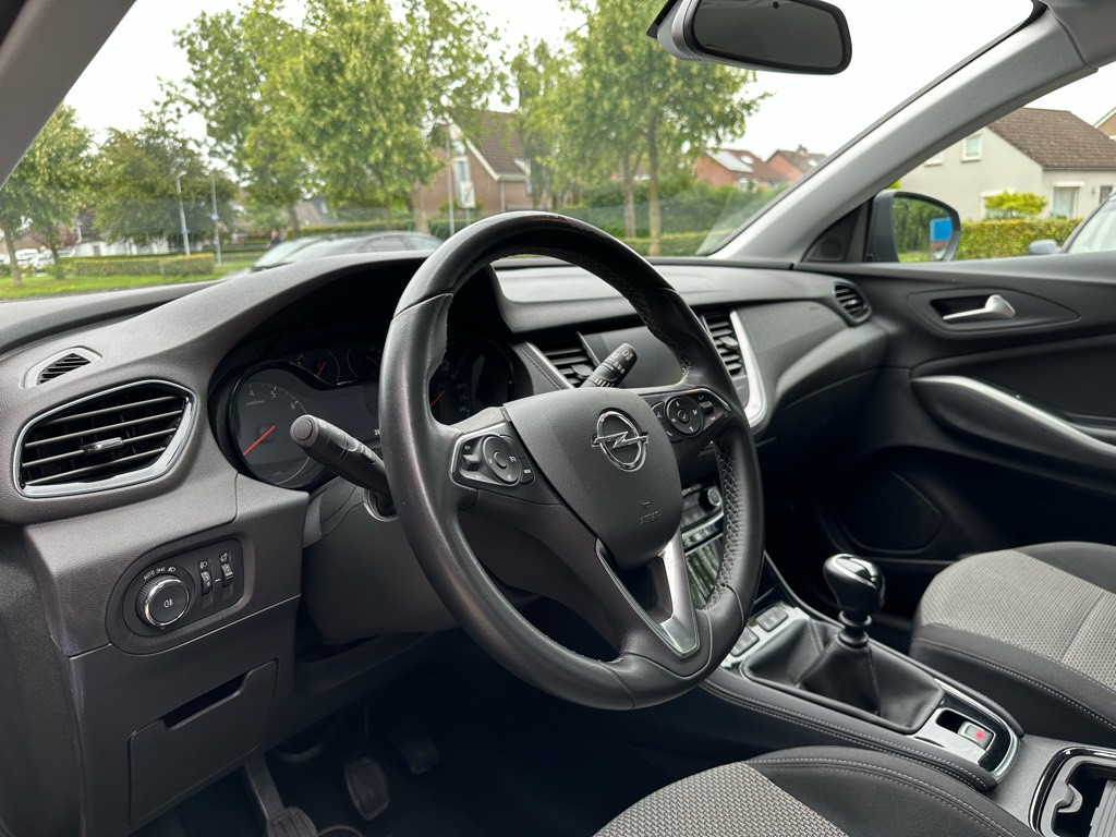 Opel Grandland X 1.2 turbo online ed.