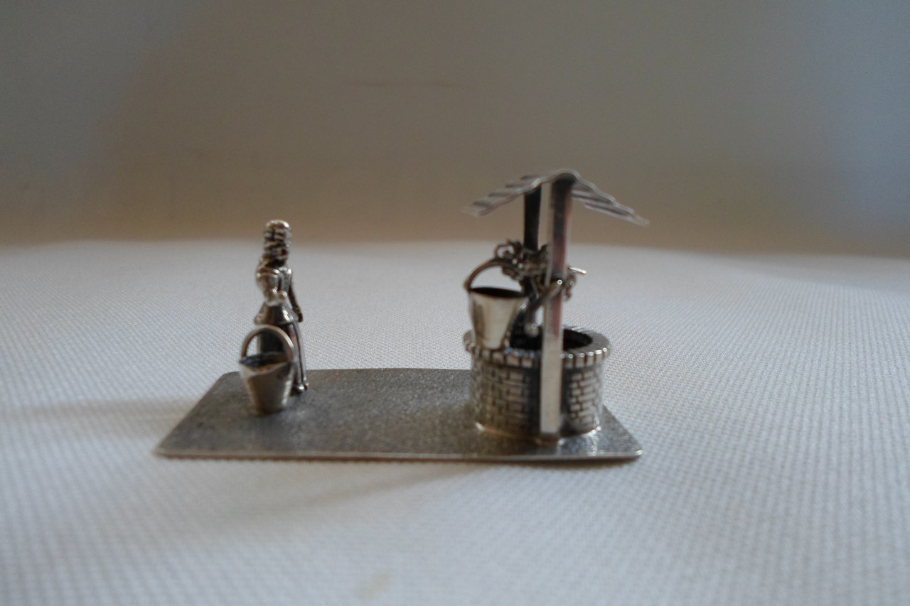 Zilver Miniatuur Vrouw Waterput
