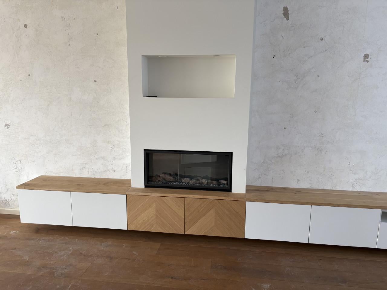 TV meubel met eikenhouten blad