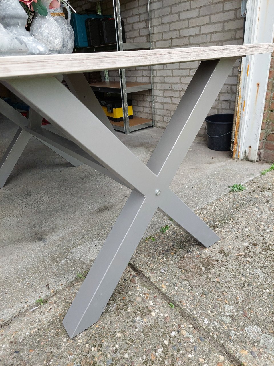Nw Industriële eettafel met x poten