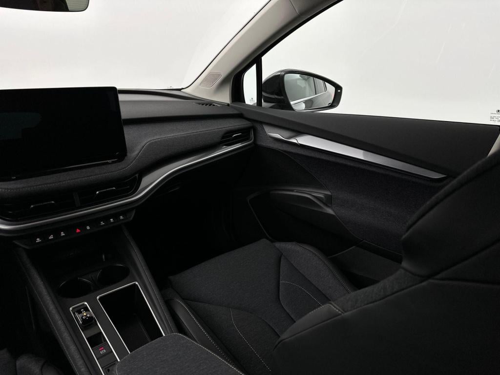 Skoda Elroq business edition tour elektromotor 150 kw / 204 pk