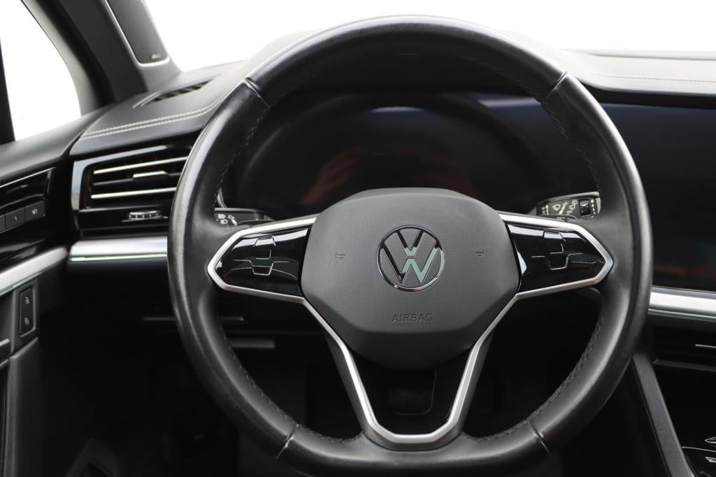 Volkswagen Touareg 3.0 tsi ehybrid 4motion black style 380pk tiptronic | so