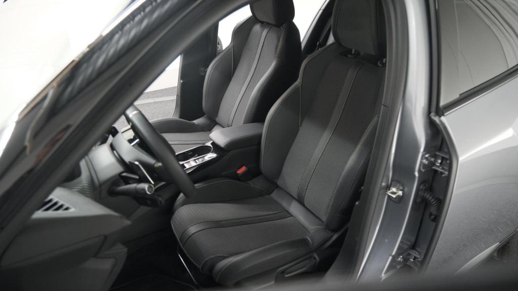 Peugeot 2008 puretech 130 eat8 gt | 360 camera | adaptieve cruise control |