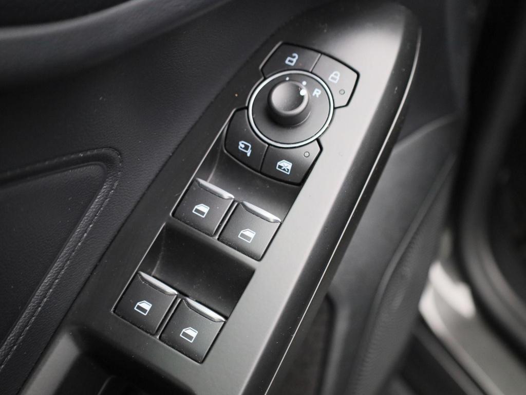 Ford Focus wagon 1.0 ecoboost hybrid st line x business winter pack - clima