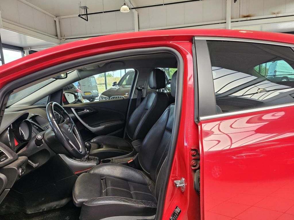 Opel Astra 1.6 turbo cosmo