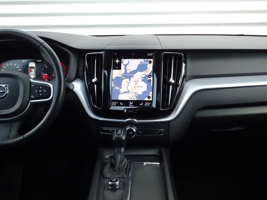 Volvo XC60 2.0 d4 momentum pro | adapt. led | apple carplay/android auto