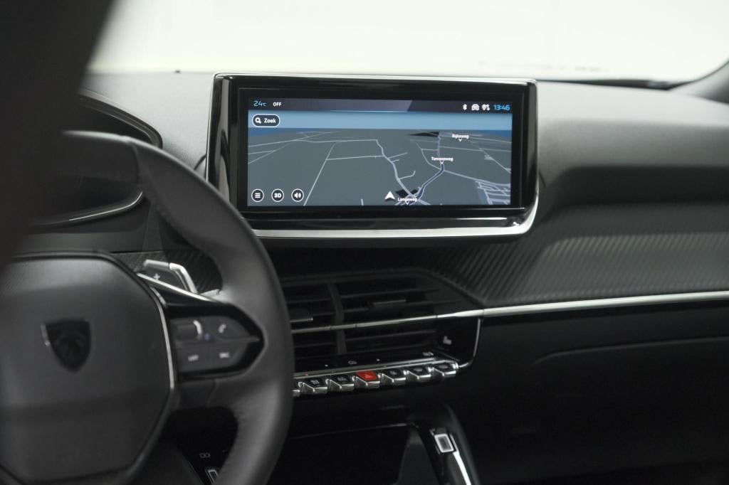 Peugeot 2008 puretech 130 eat8 allure | 360 camera | dodehoekdetectie | app
