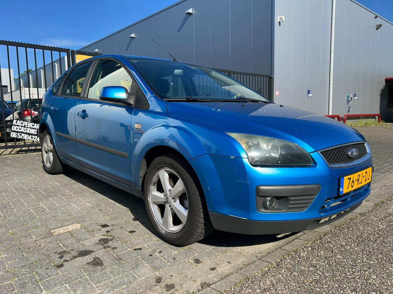 Ford Focus 1.6-16V First Edition €799 Carplay