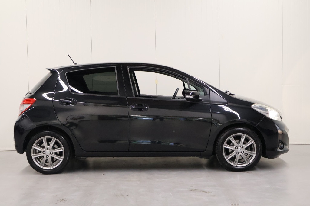 Toyota Yaris 1.3 vvt-i dynamic