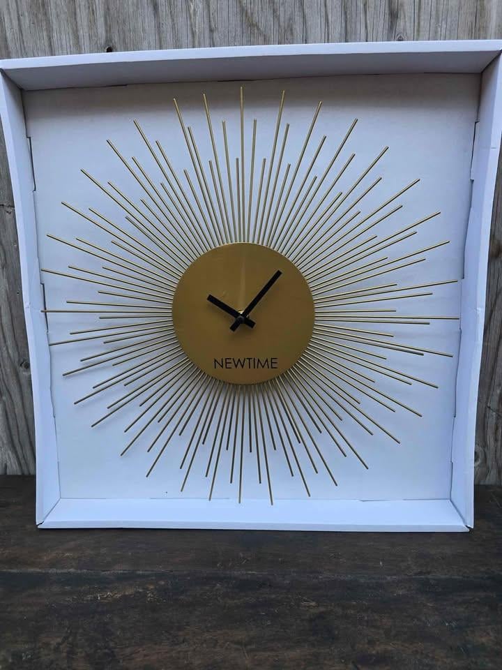 DECO, VERLICHTING, BANKEN, STOELEN, TAFELS, 3Z FACTORY ARNEMUIDEN HEEFT HET