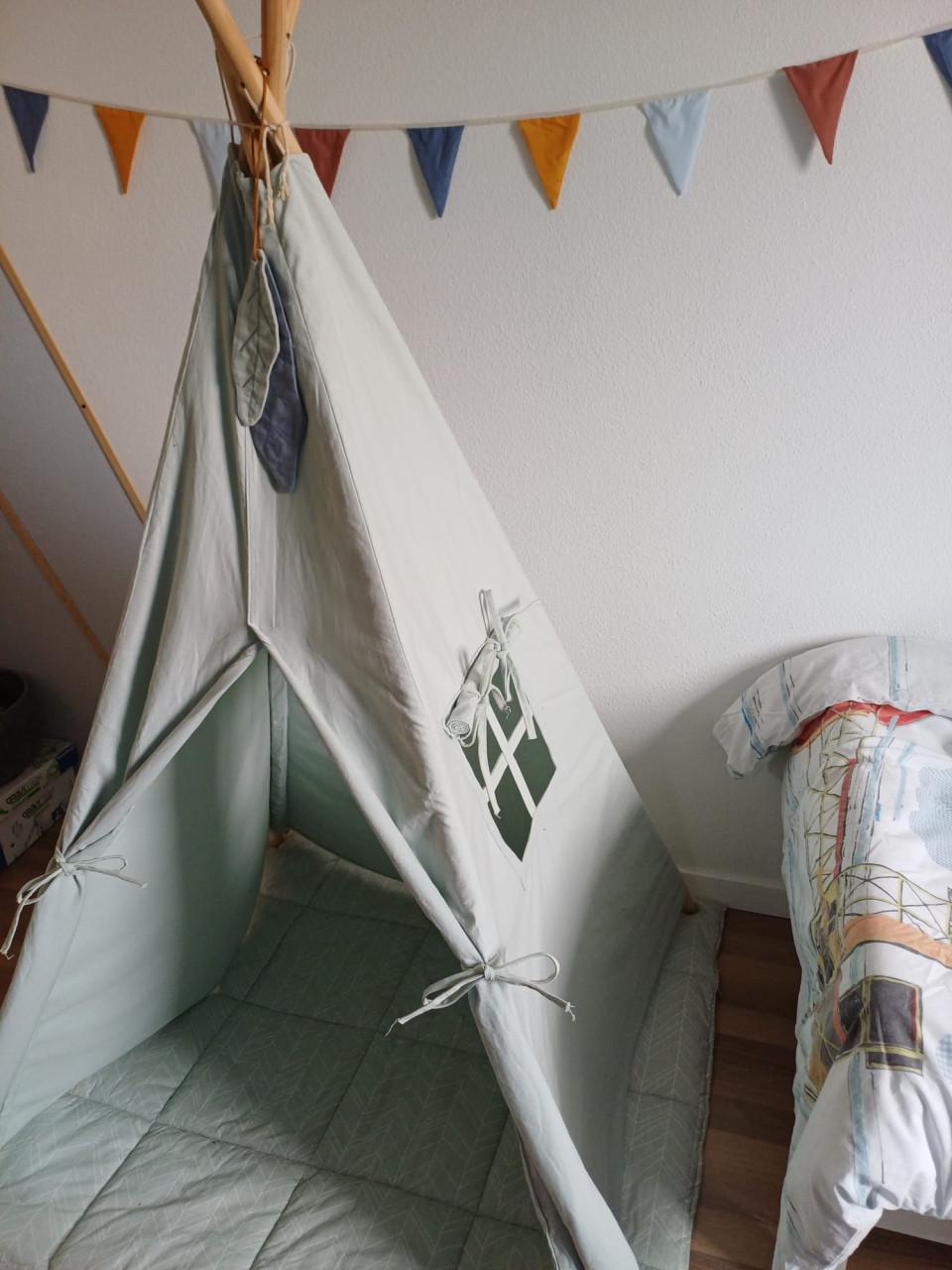Tipi tent