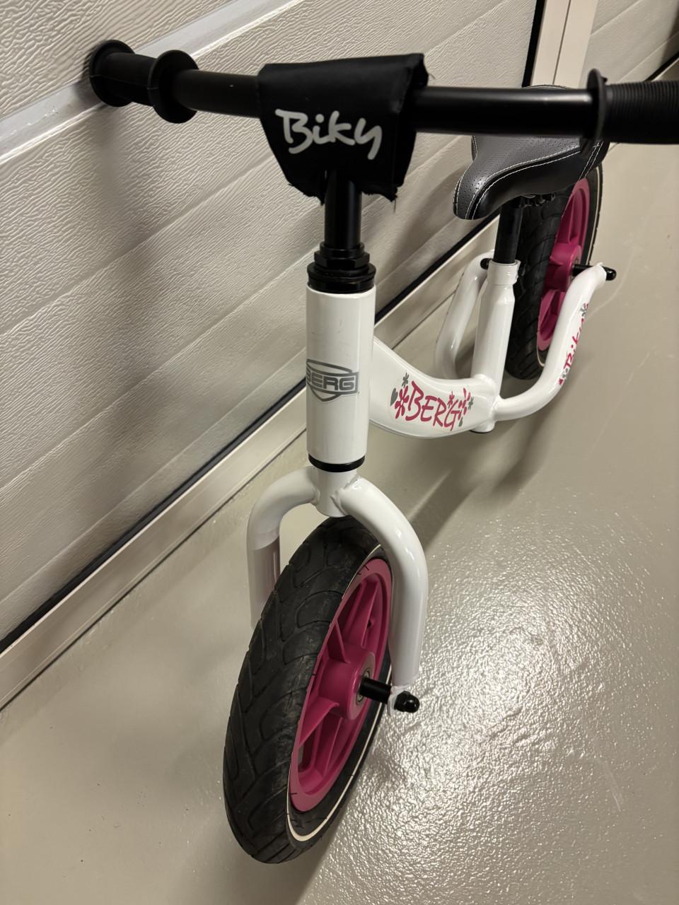 Z.g.a.n. Loopfietsje om het evenwicht te leren bewaren, weinig gebruikt.