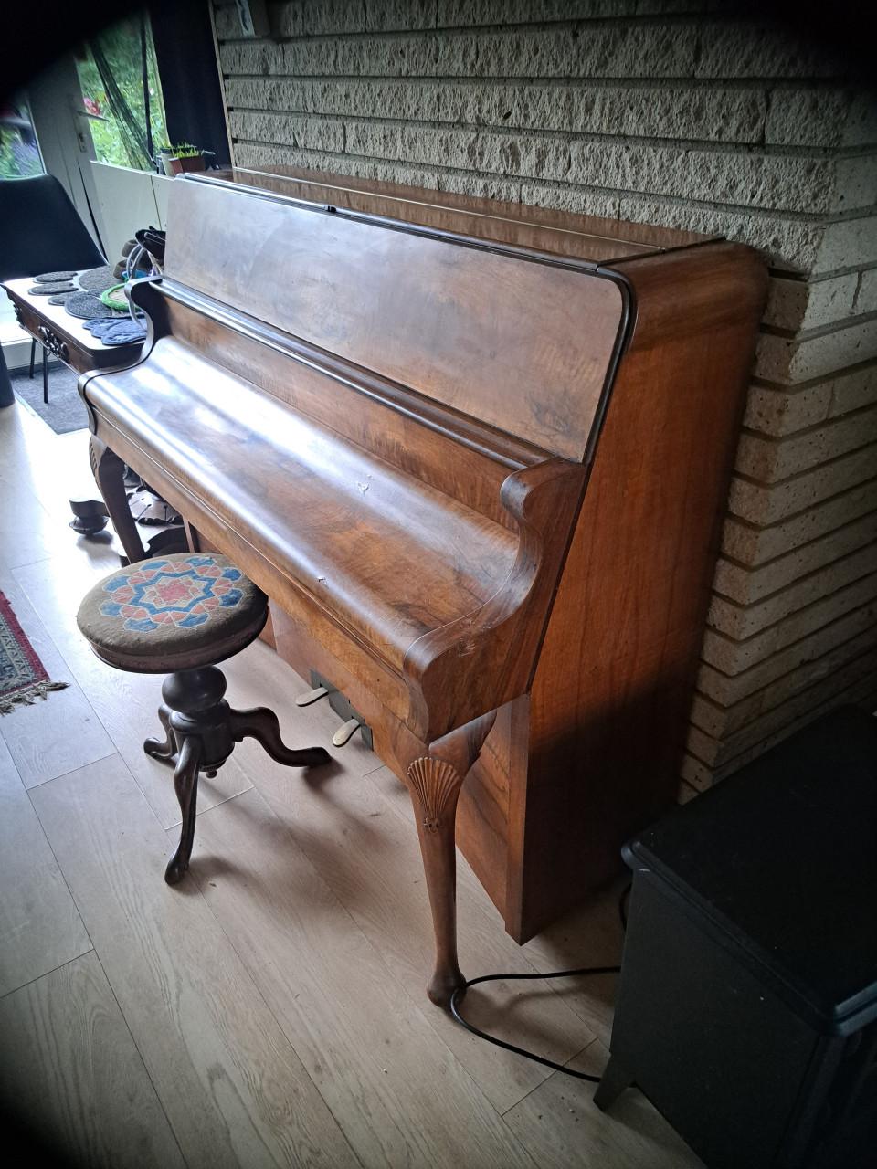 Piano moet weg 150 euro
